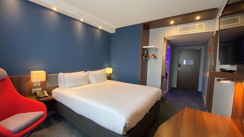 HOLIDAY INN EXPRESS DIJON 18/69