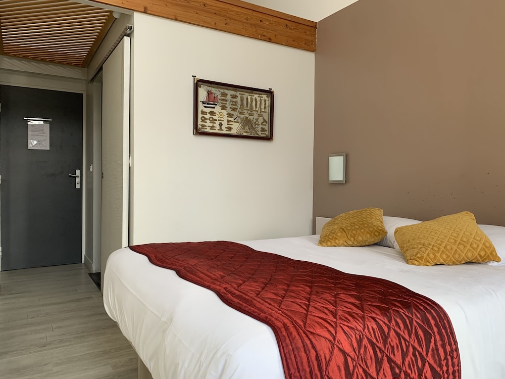 Hotel Ile Du Saussay 14/69