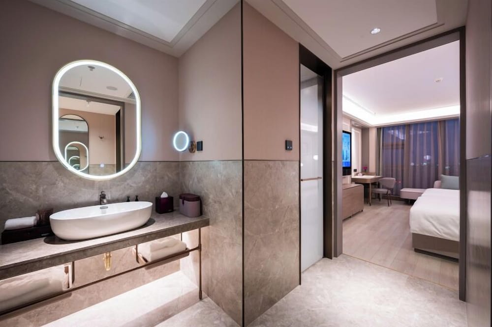 Mercure Nantong Suxitong Riverside 41/42