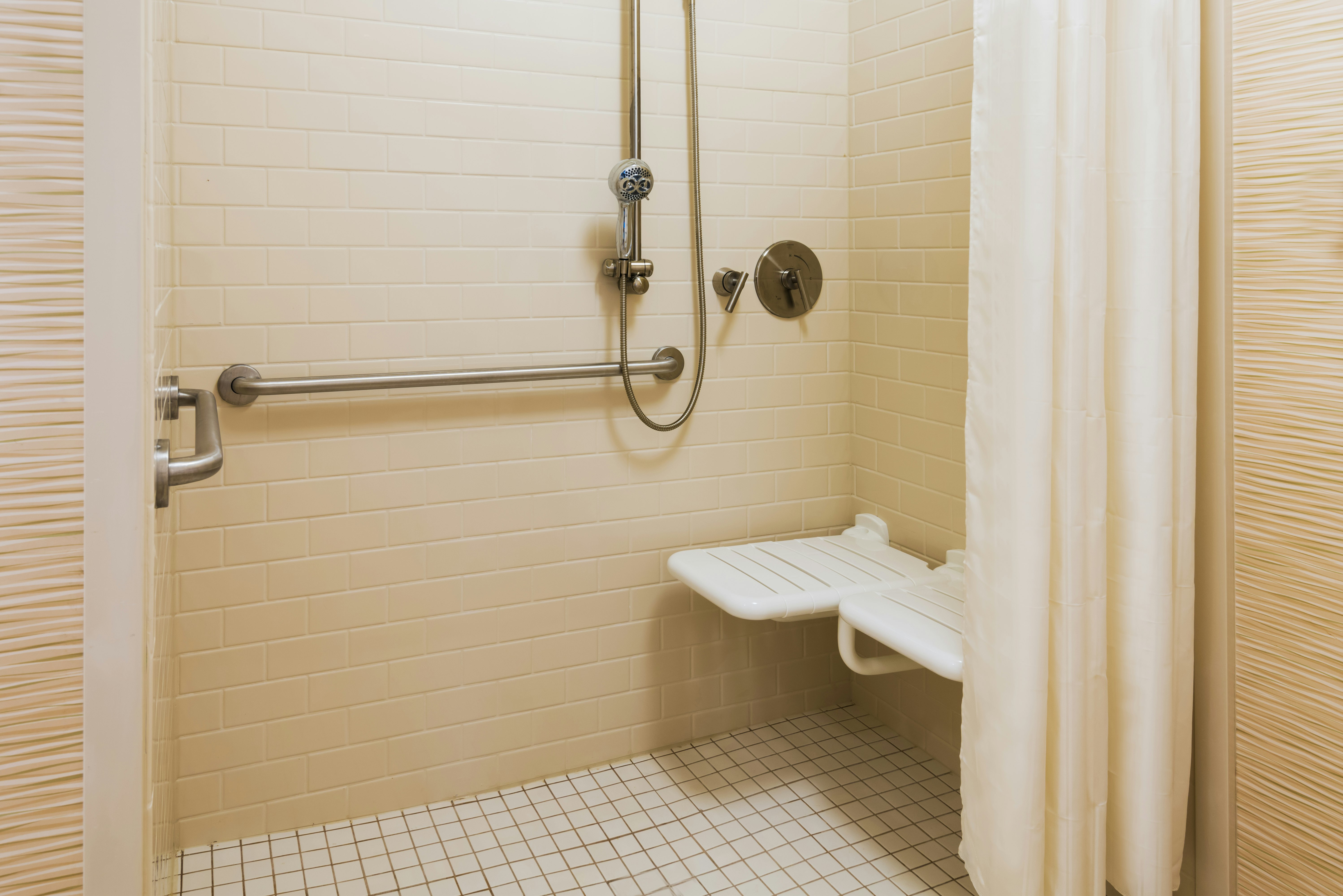 SUITE, 2 QUEEN BEDS, ACCESSIBLE