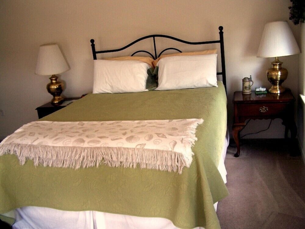 The Baywood Bed and Breakfast 7/23