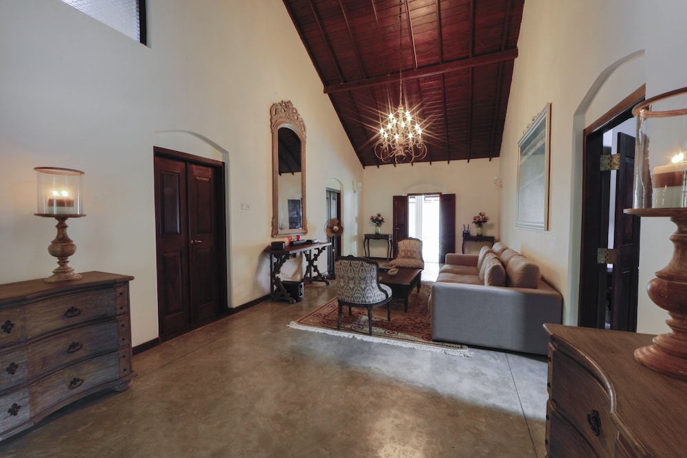 Arvani Villa 14/33