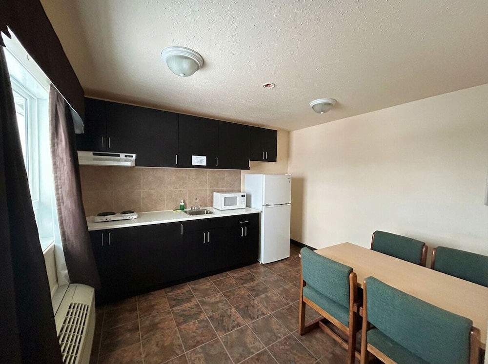 Travelodge by Wyndham Valleyview AB 12/51