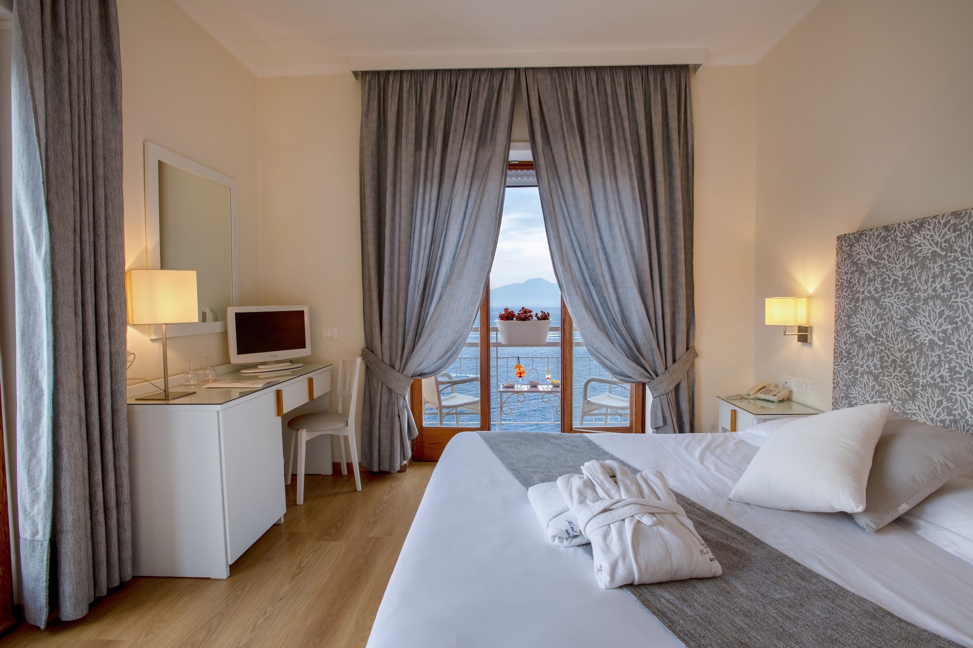 PANORAMIC, DOUBLE BED, SEA VIEW, BALCONY