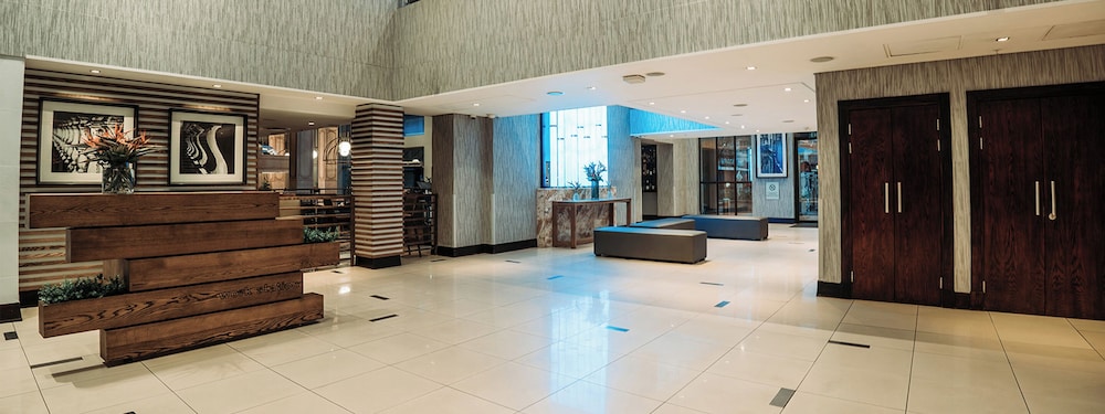 Sunsquare Montecasino 39/66