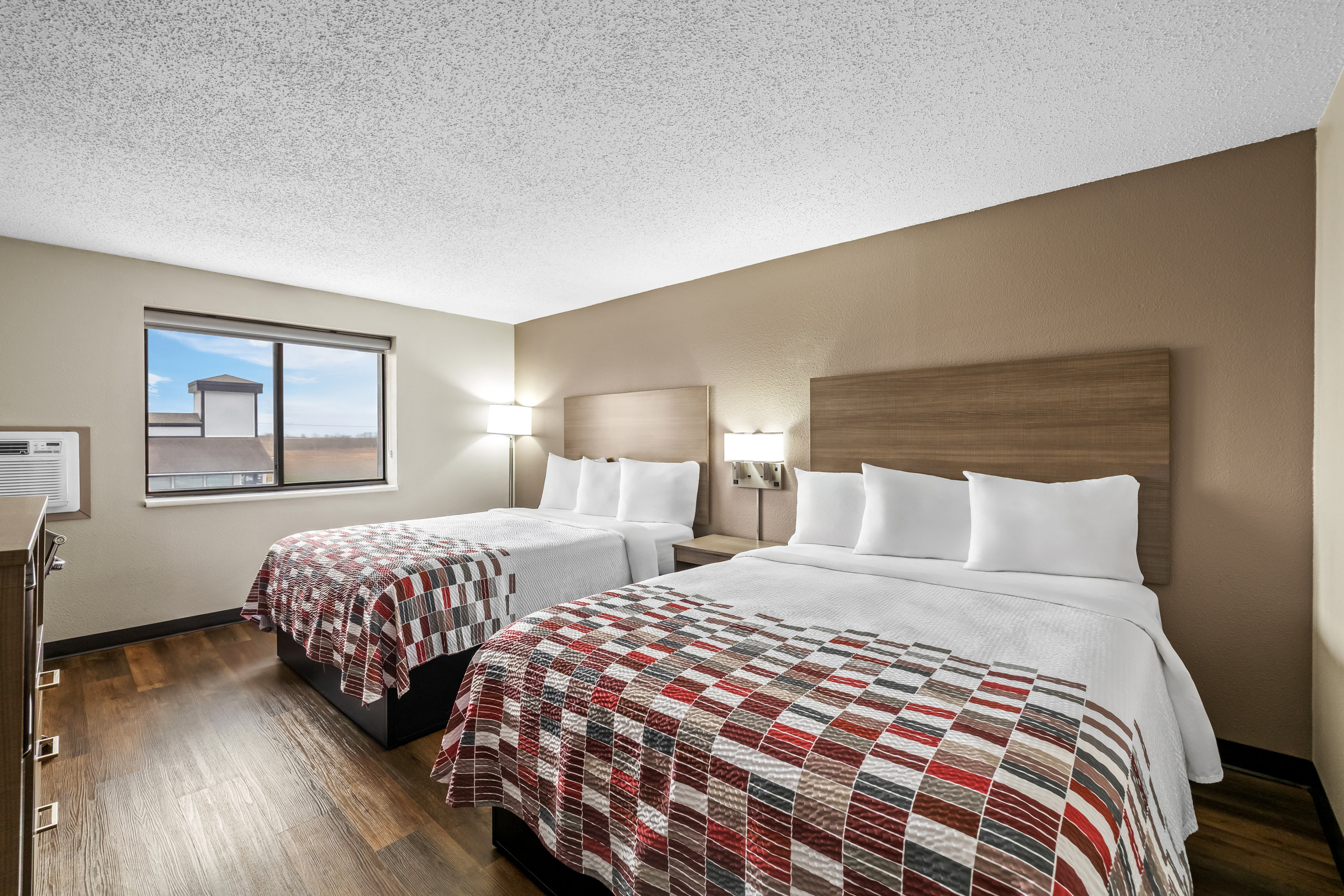 Red Roof Inn Ames 12/35