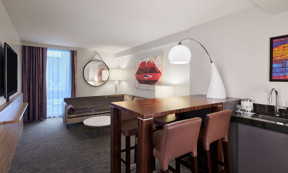 The LINQ Hotel & Casino - A Caesars Rewards Destination 32/54