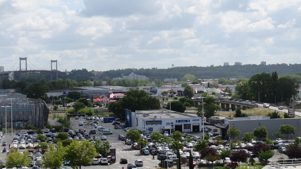 Appart-Hotel Mer & Golf City Bordeaux Lac 49/53
