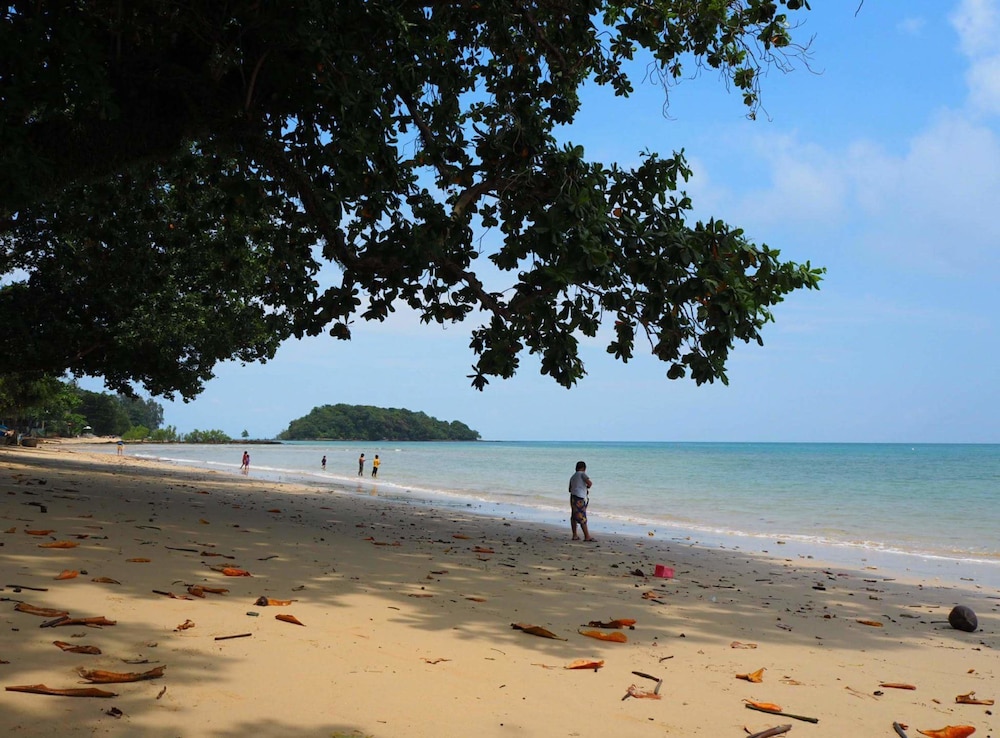 Isle Beach Resort 48/65
