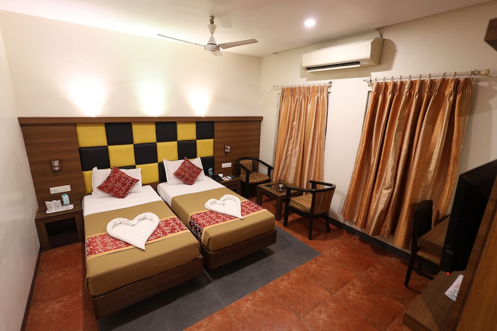 Abirami Residency 10/42