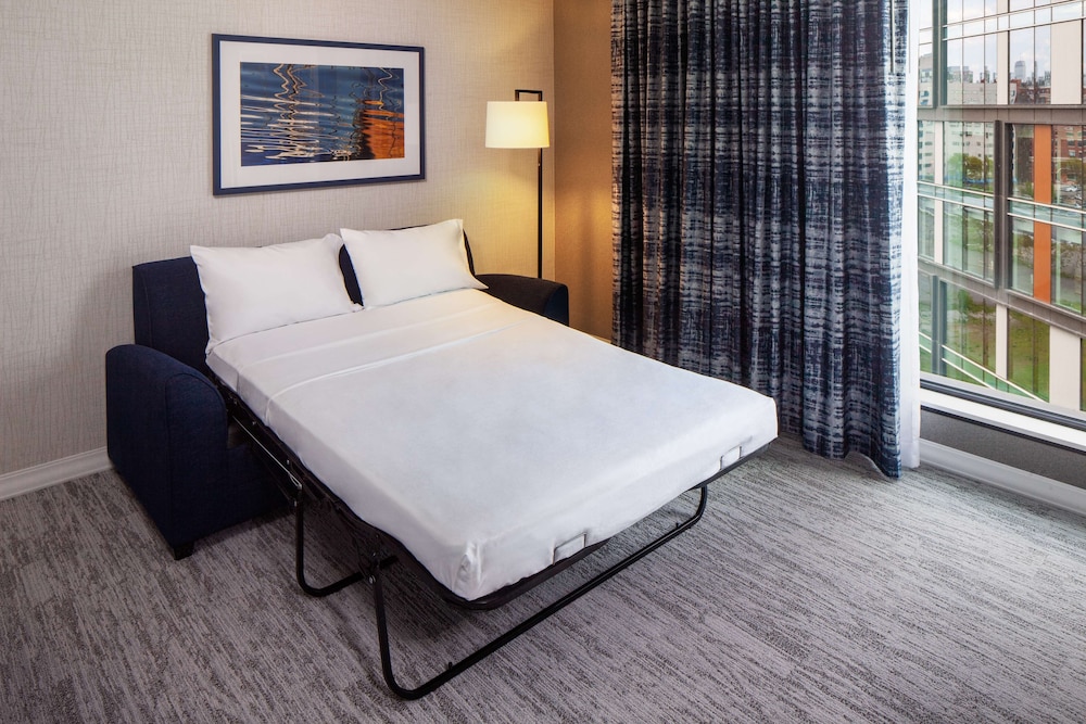 STANDARD, KING BED, SOFA, ACCESSIBLE