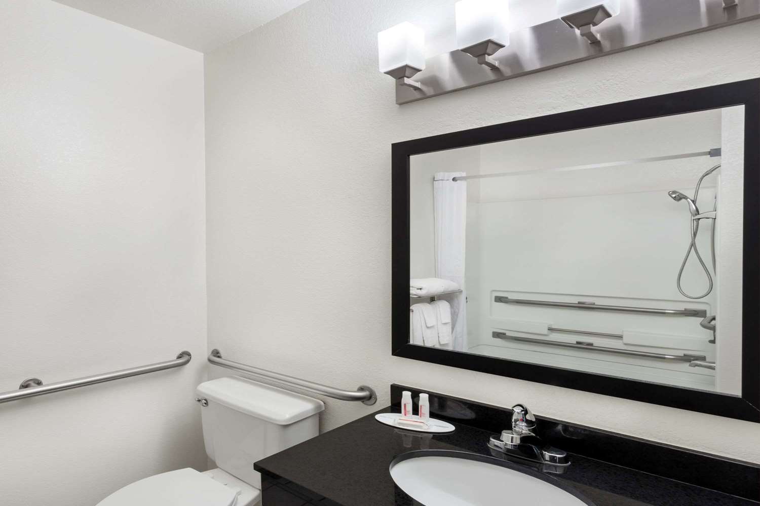 Rodeway Inn & Suites Chandler - Phoenix South I-10 10/10