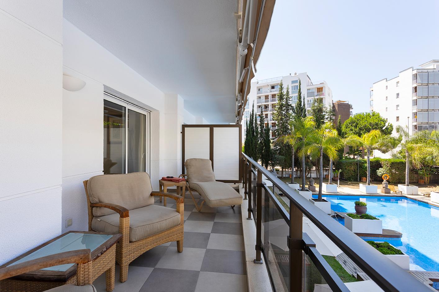 Suites del Mar Fenals 84/100