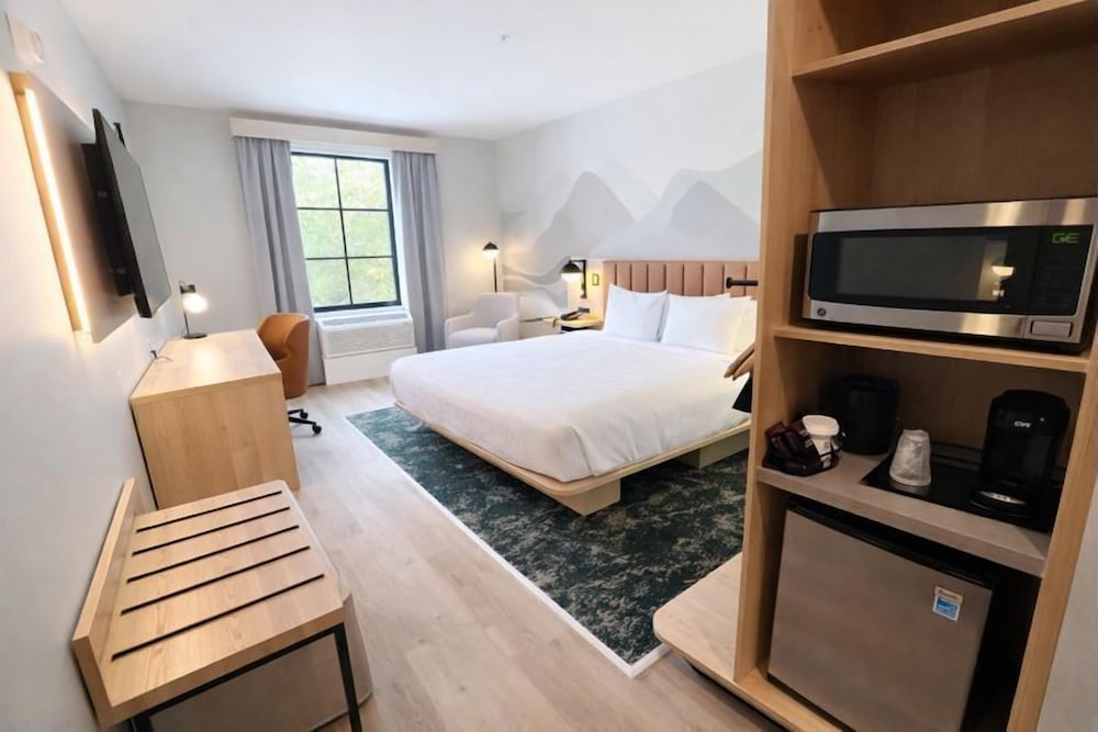 غرفة بسرير كينج لذوي الإعاقة، La Quinta Inn and Suites by Wyndham Leavenworth 5/8