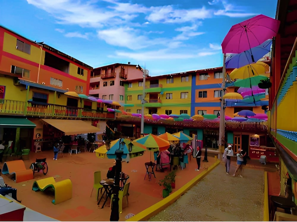 Hotel Guatatur 38/50