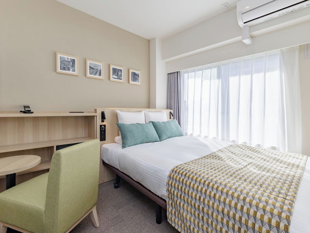 Art, Standard, Double Bed, Kitchen, Light Lounge Access