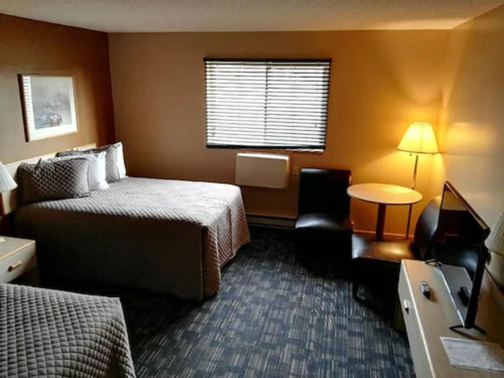Lakeside Motor Inn 4/26