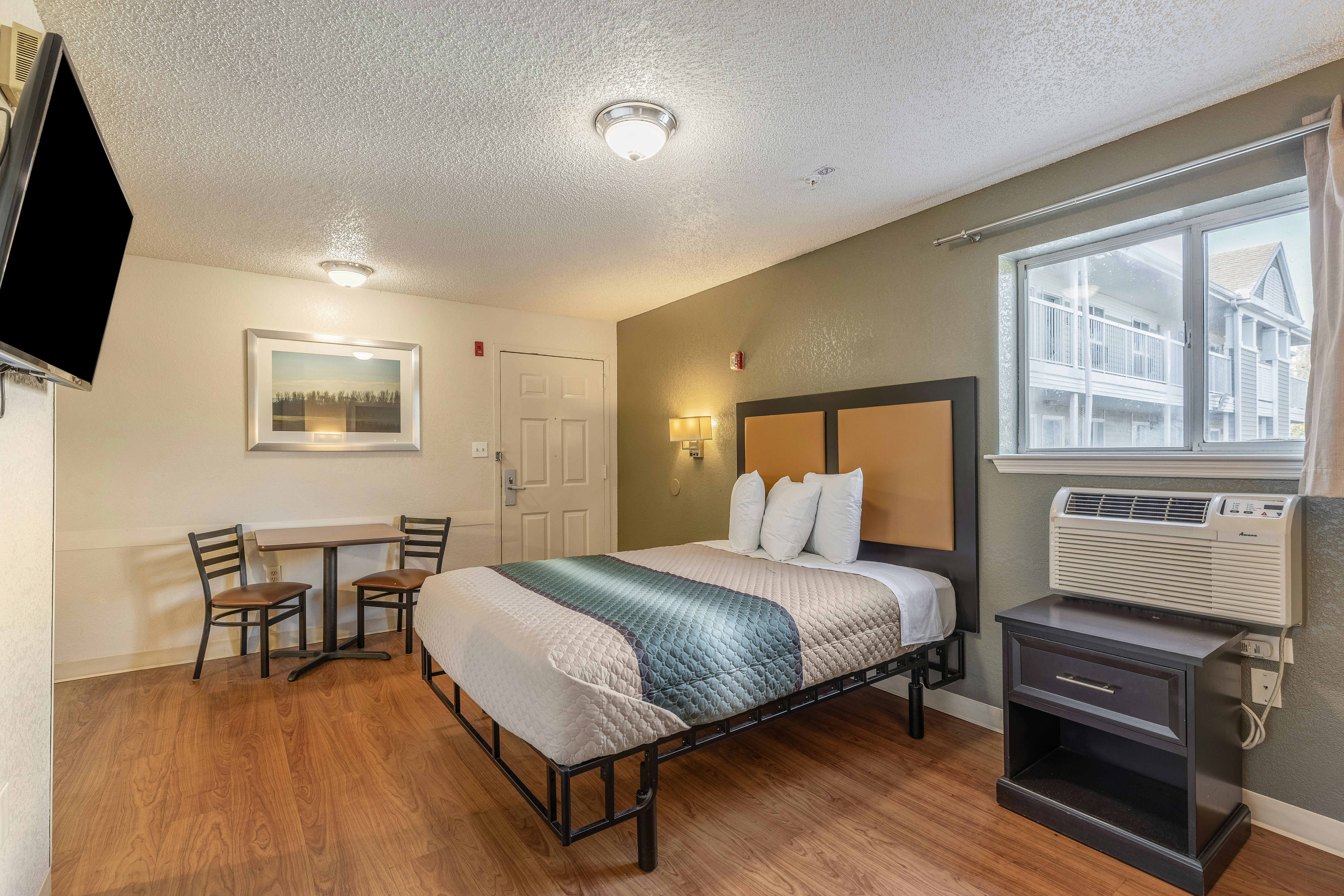 Room at HomeTowne Studios Orlando - Casselberry, CASSELBERRY - FL