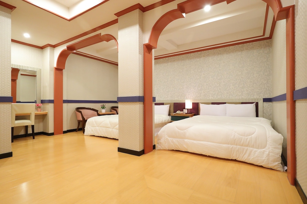 Gorgeous Hot Spring Resort 17/50