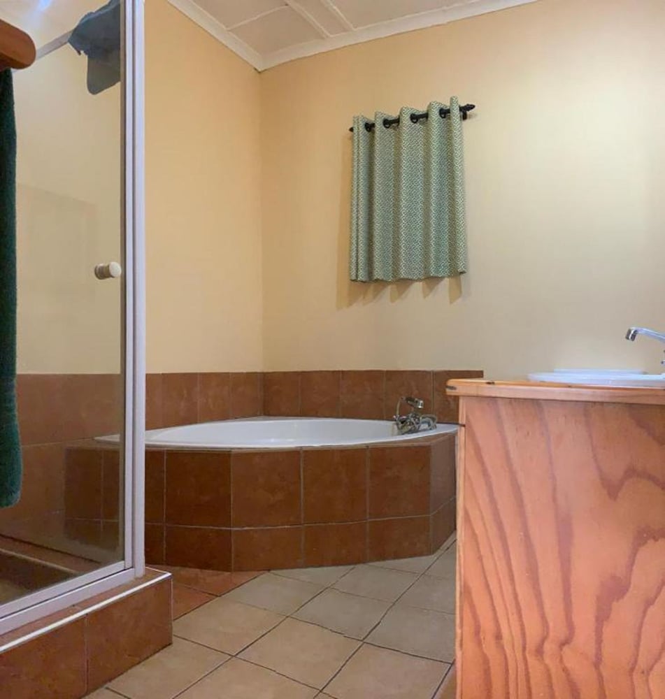Bushlands Game Lodge 8/45