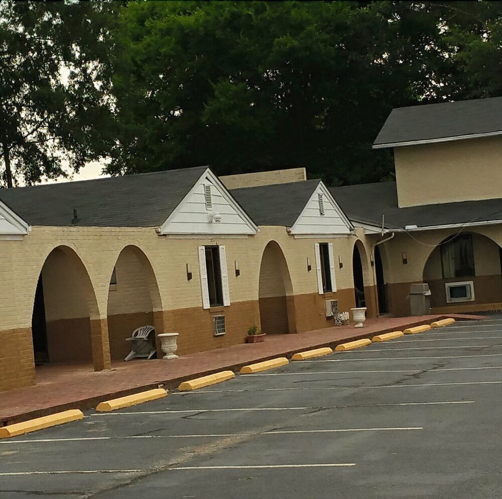 Loyalty Inn Rockingham 27/32