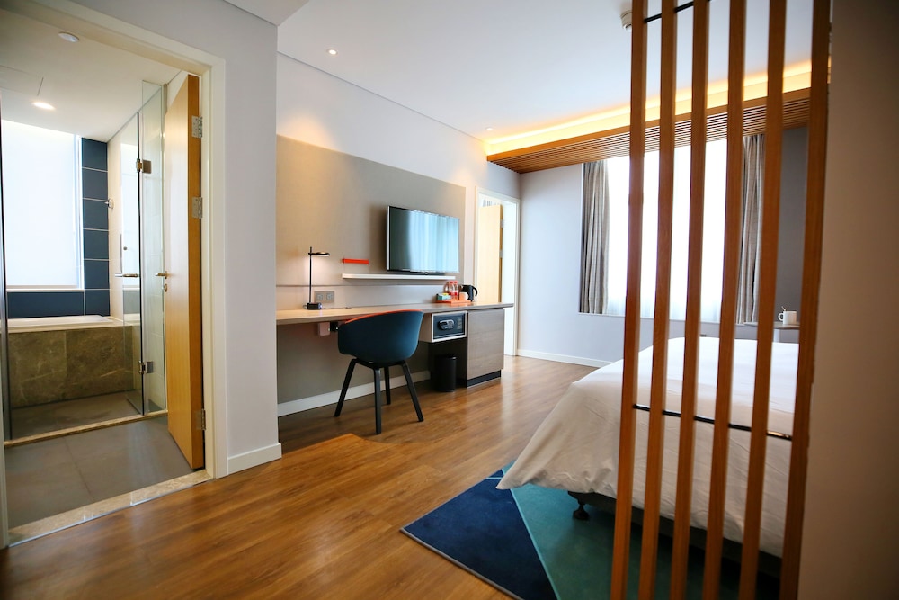 Holiday Inn Express Chengdu North Railway Station 22/68