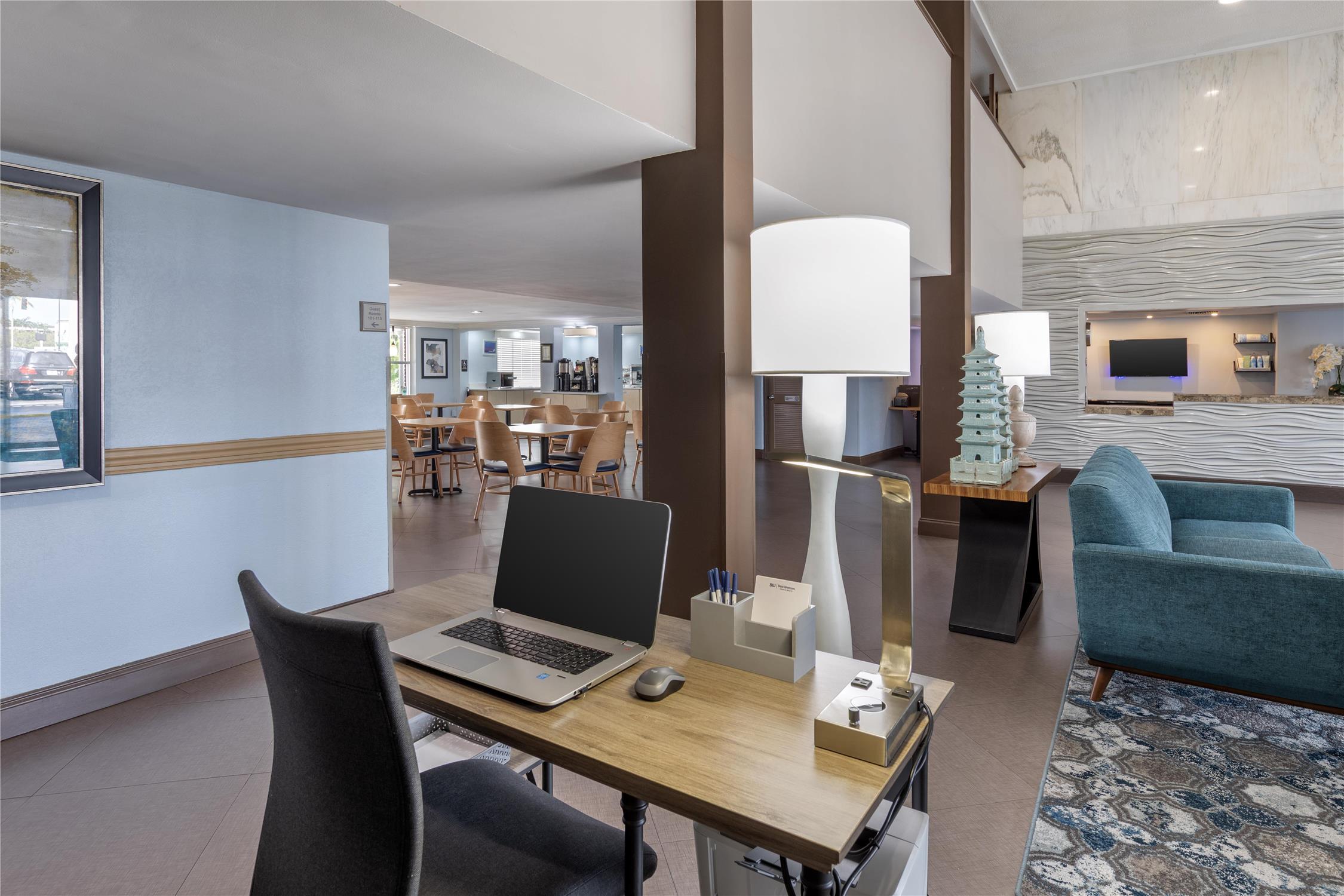 Best Western Palm Beach Lakes 15/19