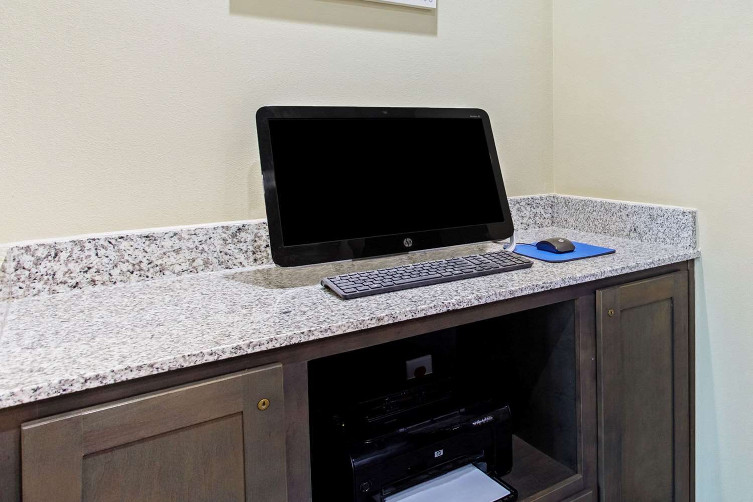 La Quinta Inn Suites Paducah 49/58