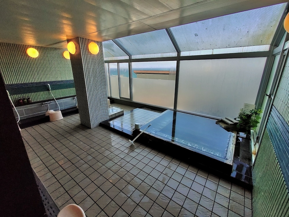 The Hotel Shirahama Onsen 4/23