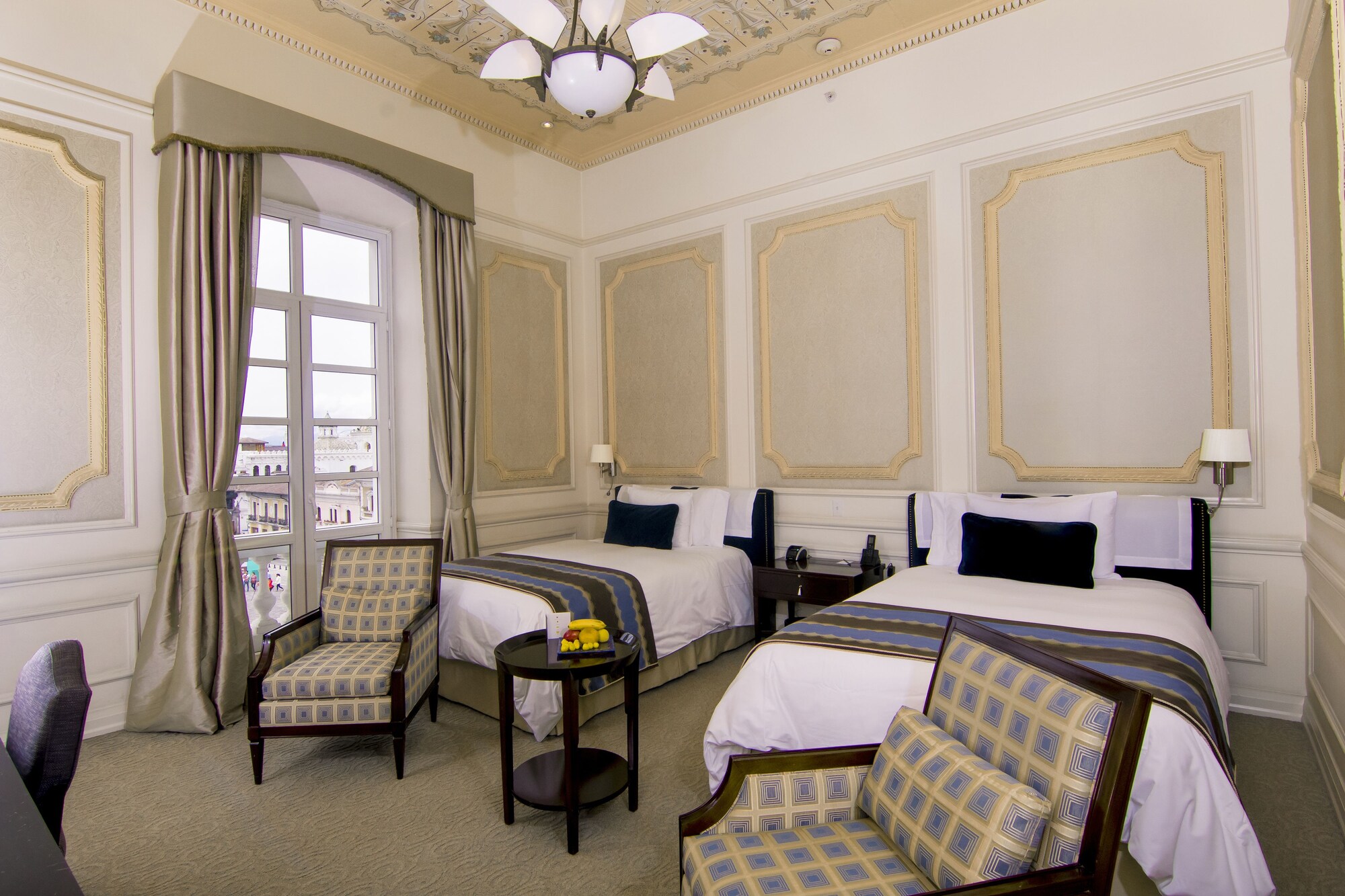SUPERIOR, 2 DOUBLE BEDS
