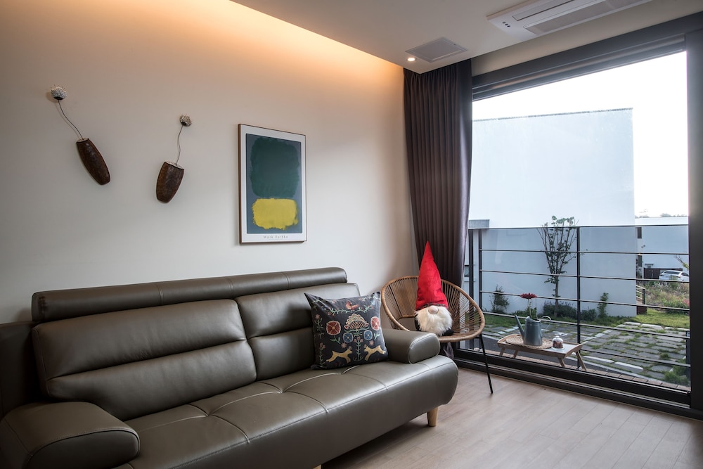 Aewol Bada House 28/50