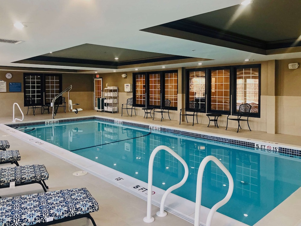Comfort Inn & Suites Sturbridge-Brimfield 7/54