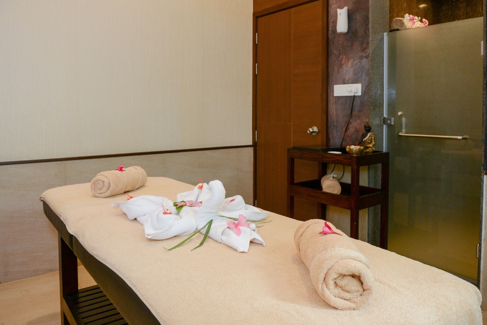 Purple Palms Resort & Spa 50/58