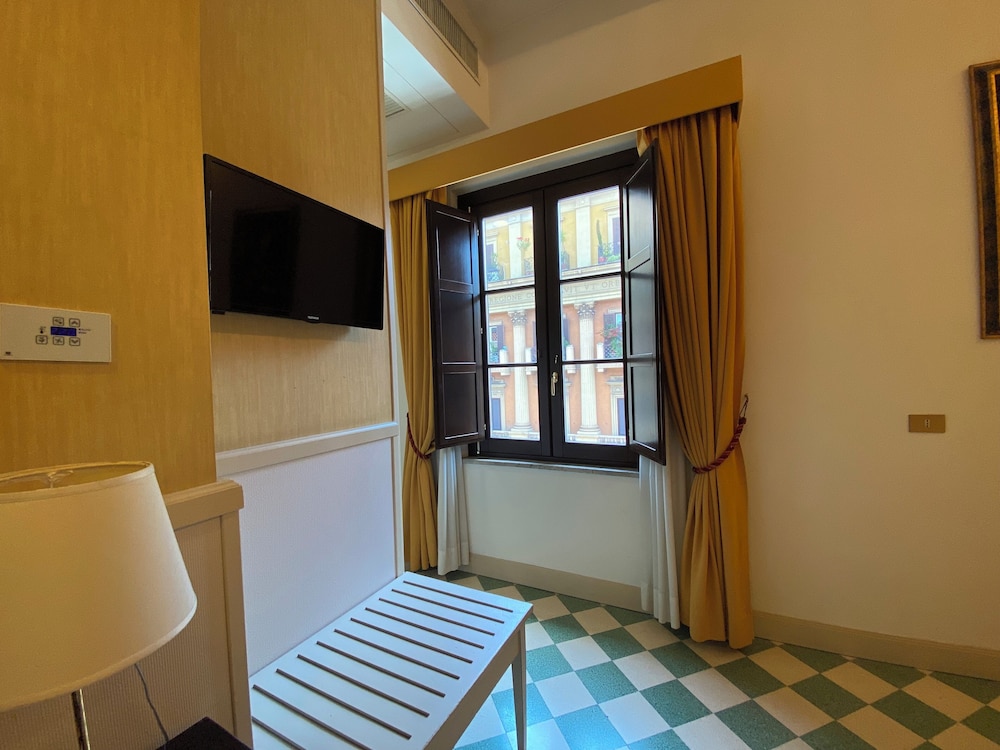 Basilica Hotel 35/50