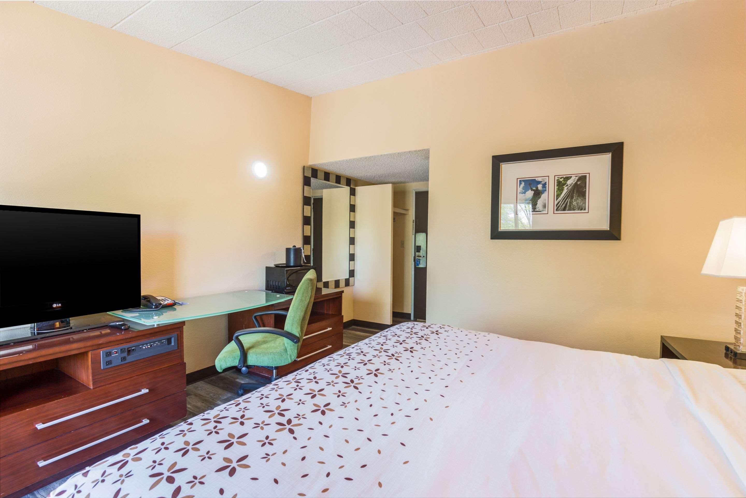 Pocono Inn At Water Gap 18/50