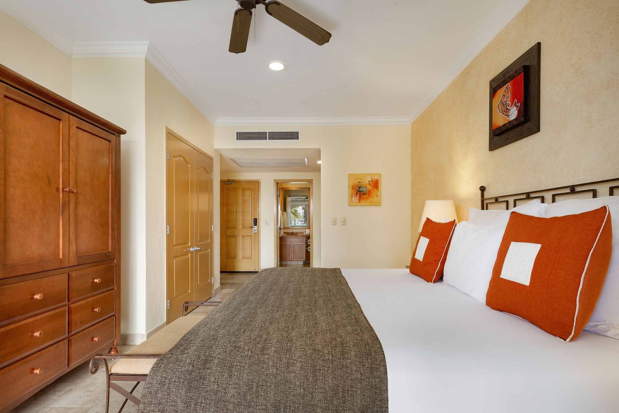2 BEDROOMS, SUITE