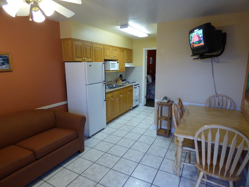 Coronada Inn and Suites 31/47