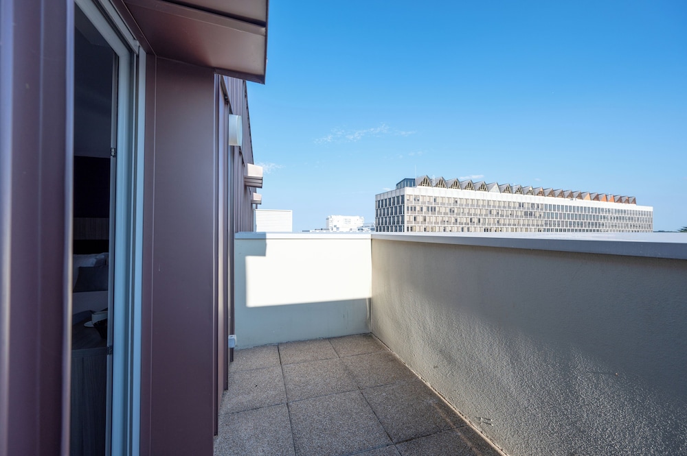 Nemea Appart Hotel Quai Victor Tours Centre in TOURS