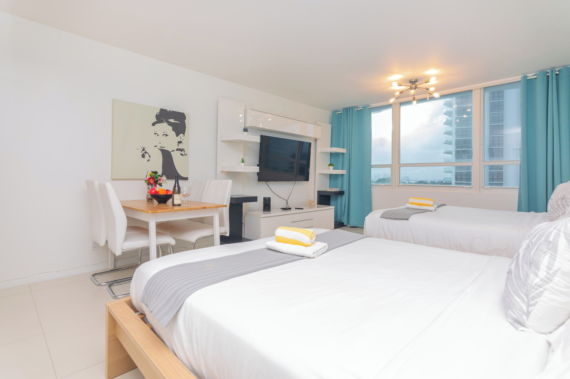 City, Apartment, 2 Queen Beds