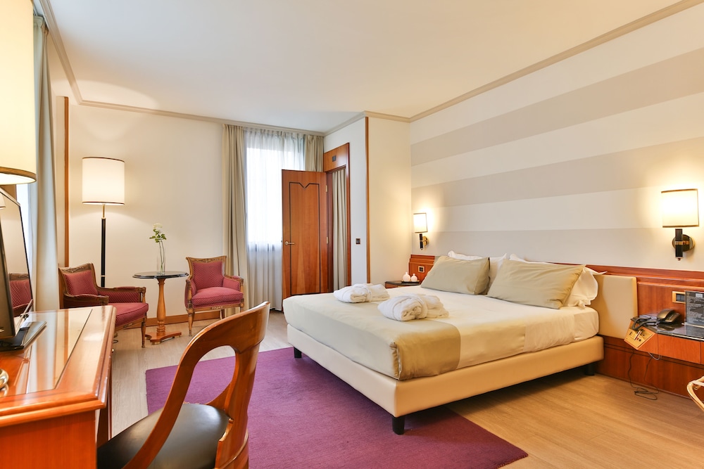 Hotel Leon d Oro 39/79