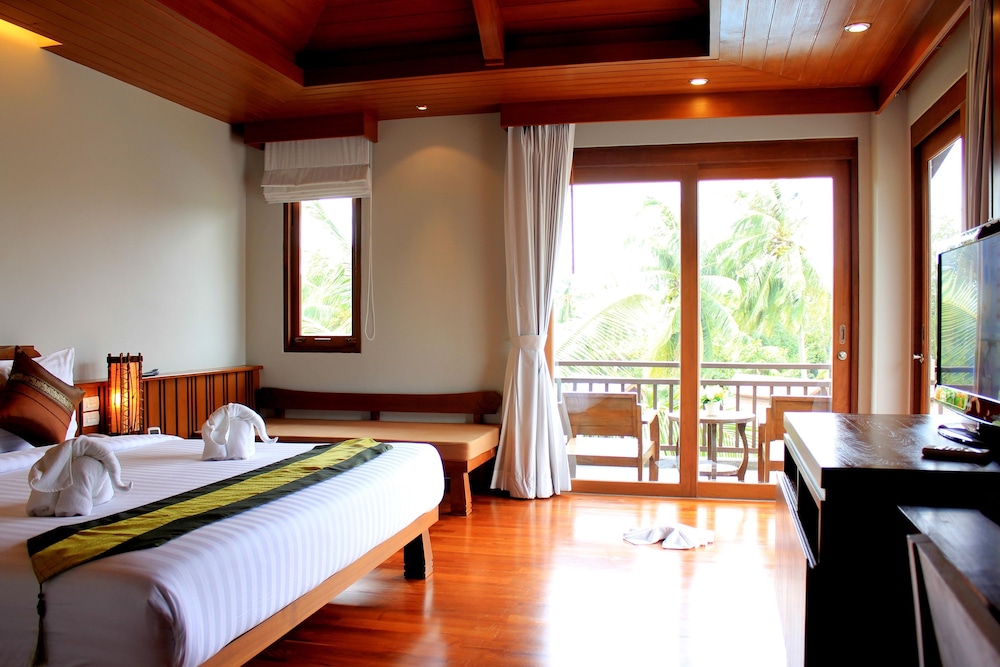 MAEHAAD BAY RESORT 30/68