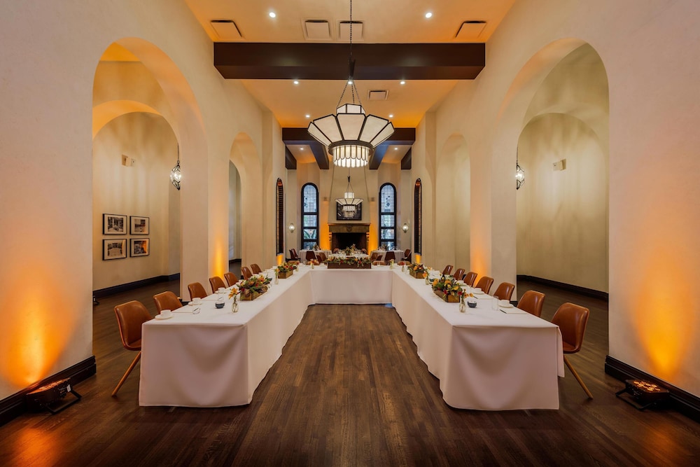 Hotel Figueroa - Unbound Collection By Hyatt 25/50