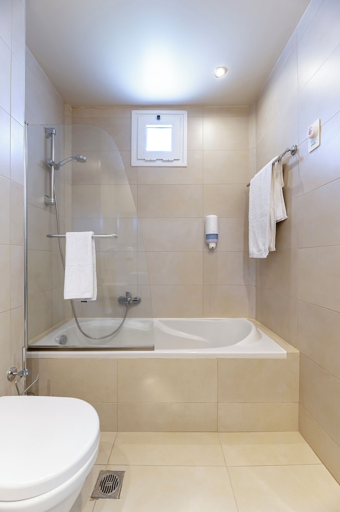 Akti Coast Club Hotel 60/62