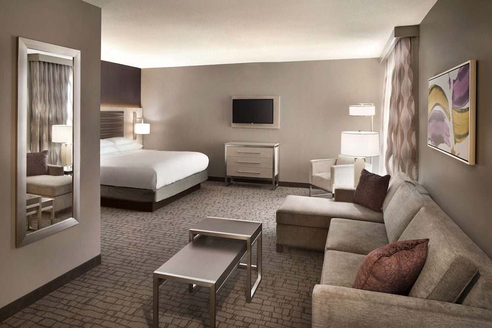 Embassy Suites By Hilton Charlotte Uptown 32/67