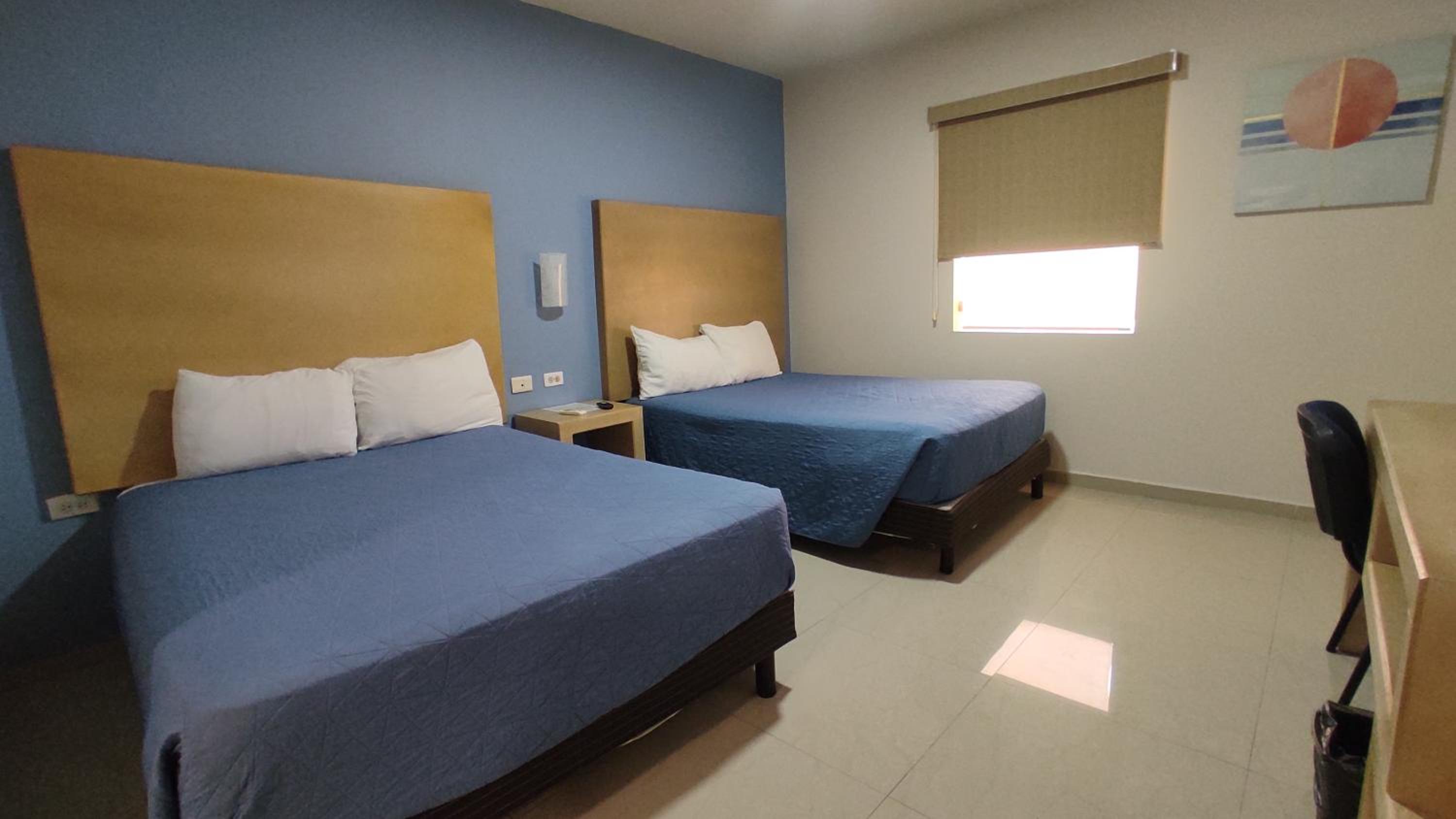 غرفة بسريرين منفصلين، Capital Hotel 5/7
