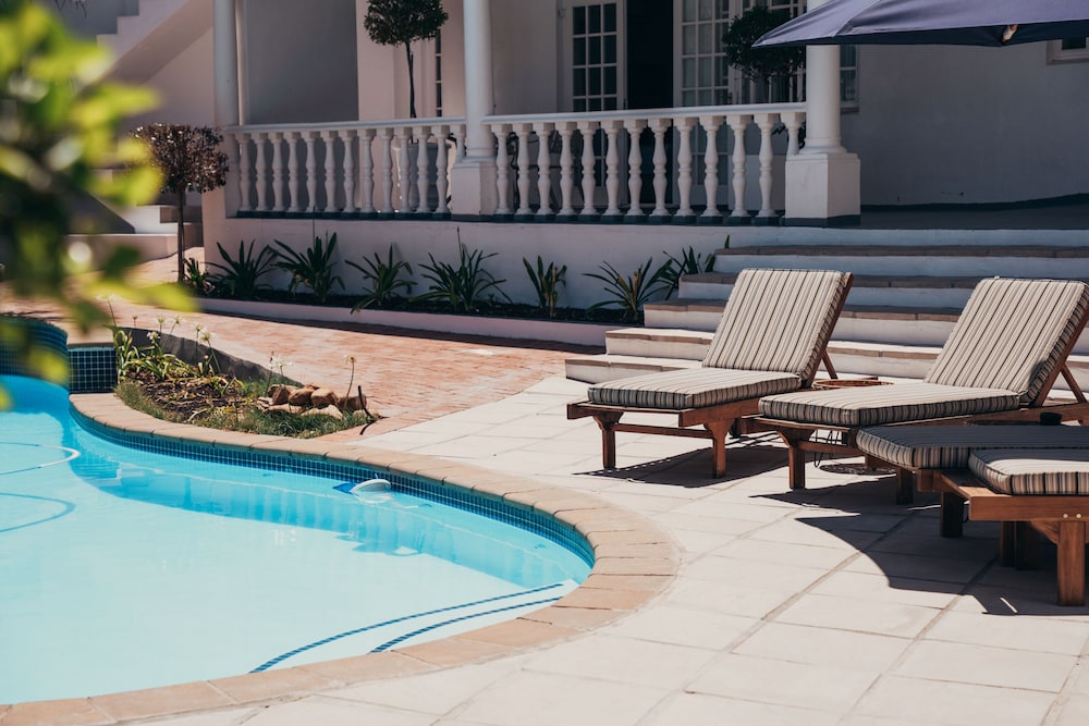 Mirabelle Guesthouse 40/50