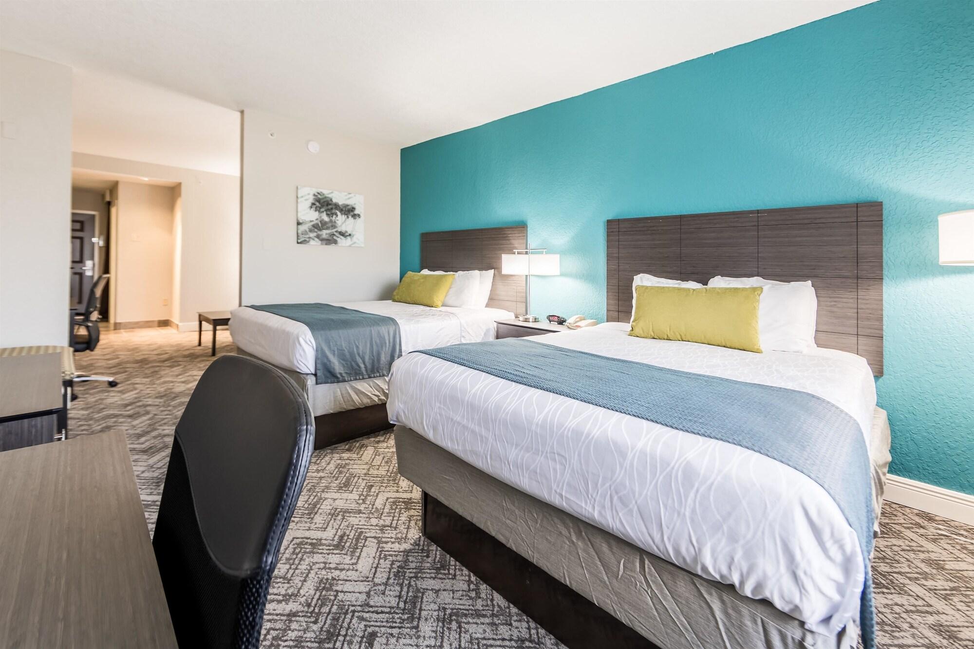 Suite, Multiple Beds, Sofa