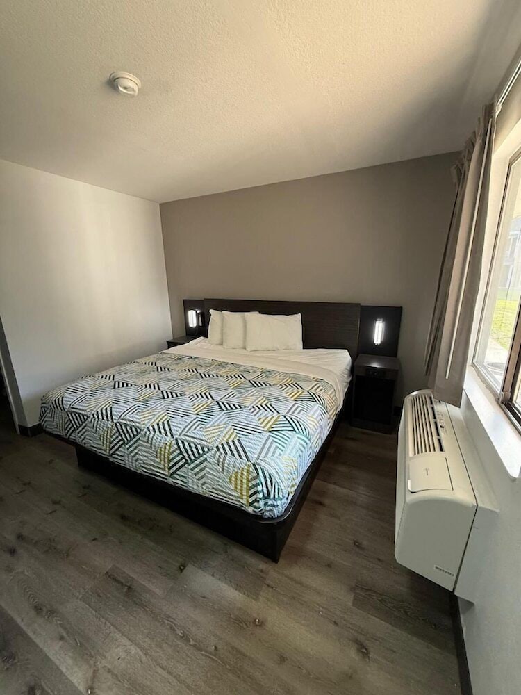 Motel6 Enfield, CT - Hartford 11/57