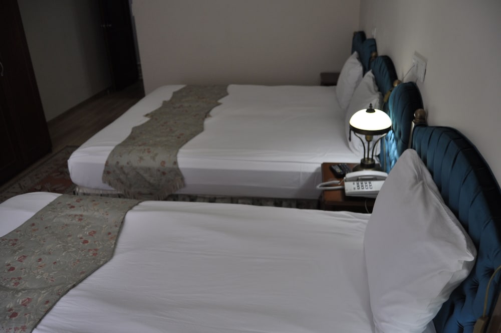 Basileus Hotel 47/79