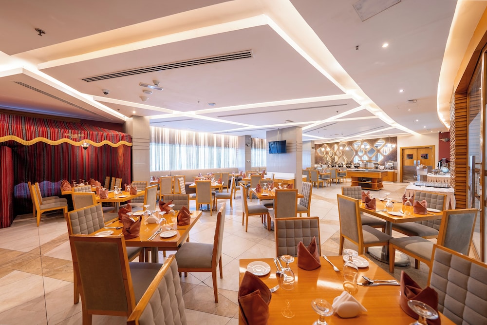 restaurant cafeteria